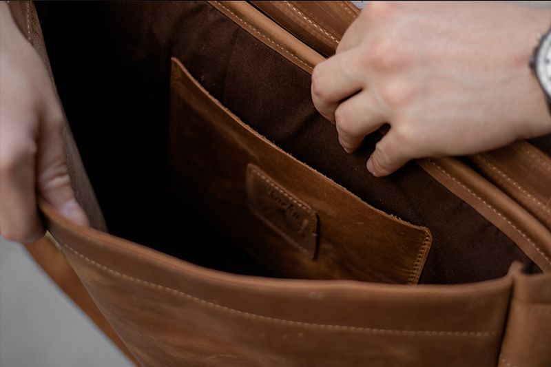 💼 Rodger Vintage Leather Messenger Bag for Documents & Laptop – Handmade in Ukraine ✋