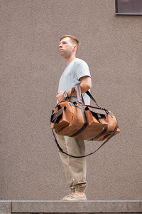 🧳 "Bison" Leather Travel Bag – Handmade Duffel for Men 🐂